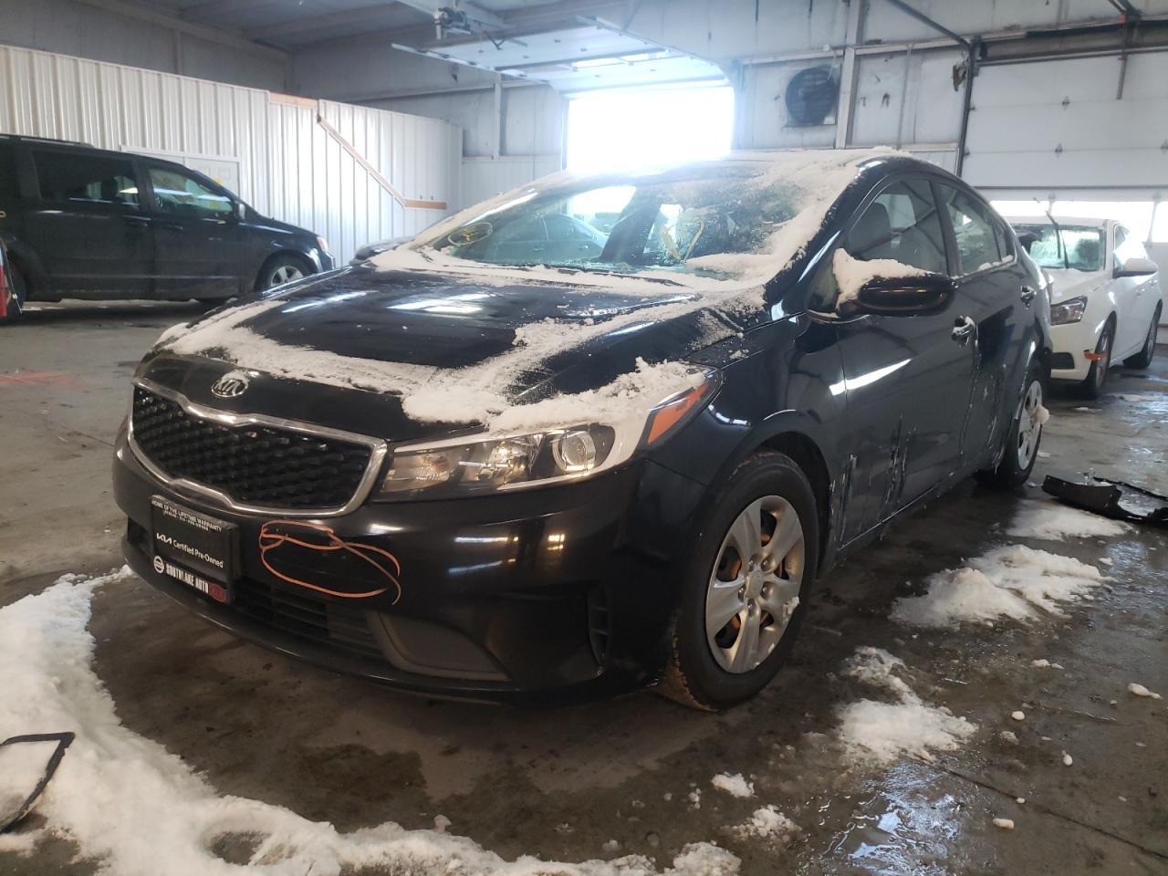 Photo 2 from auction – 2018 KIA FORTE LX with VIN 3KPFK4A73JE273742