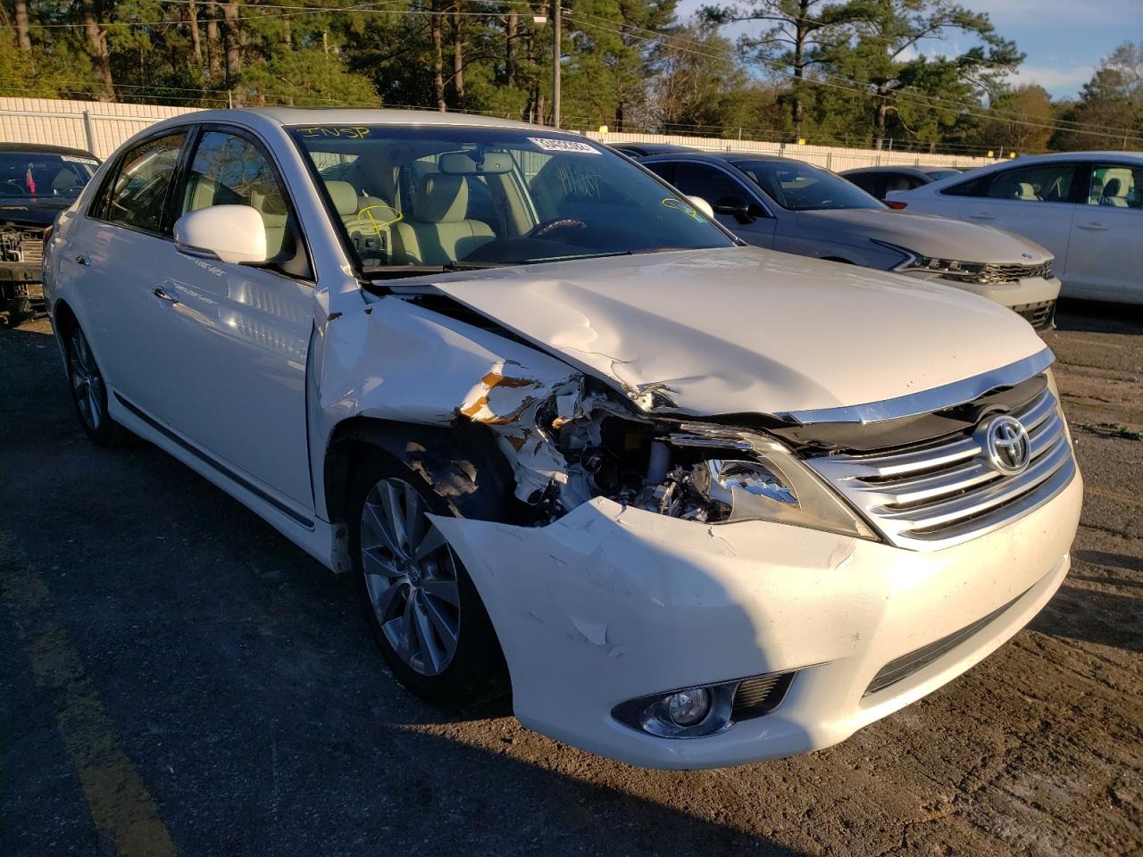 TOYOTA AVALON BAS 2011 with VIN 4T1BK3DB9BU381838 - Photo from auction