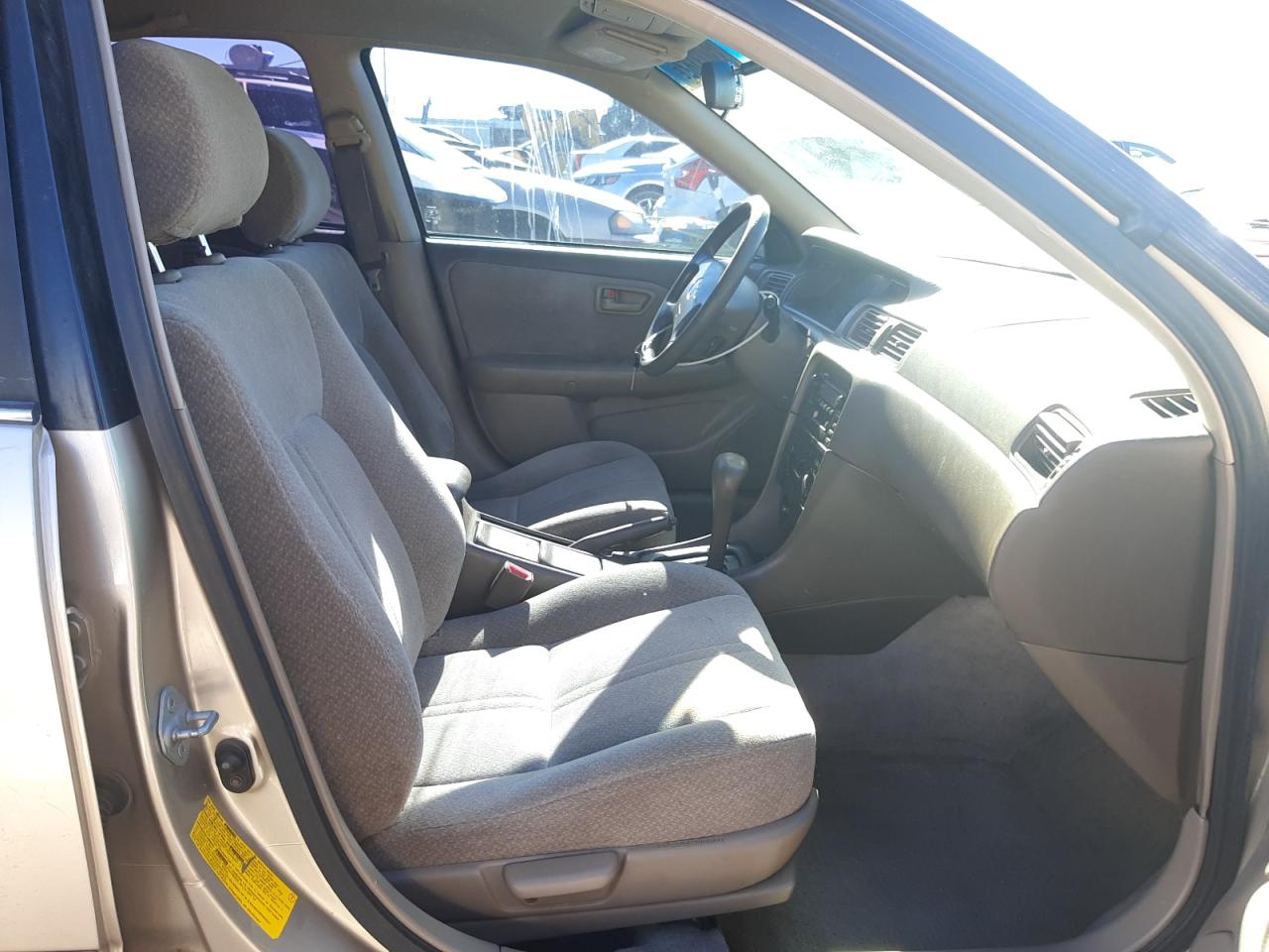 Photo 5 from auction – 2000 TOYOTA CAMRY LE with VIN JT2BG28K3Y0403948