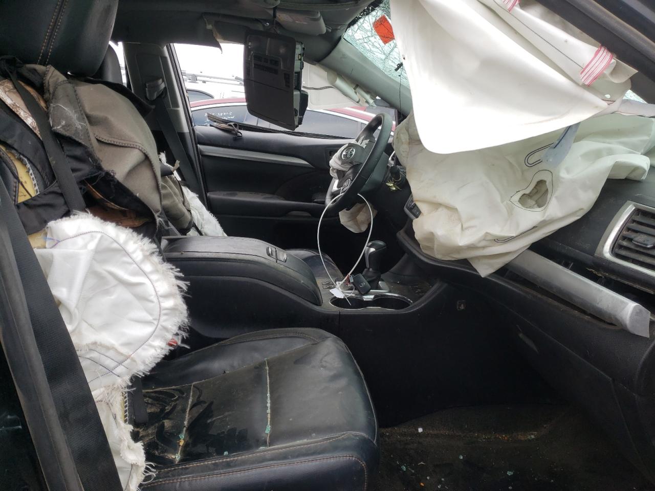 Photo 5 from auction – 2016 TOYOTA HIGHLANDER with VIN 5TDJKRFH8GS503573