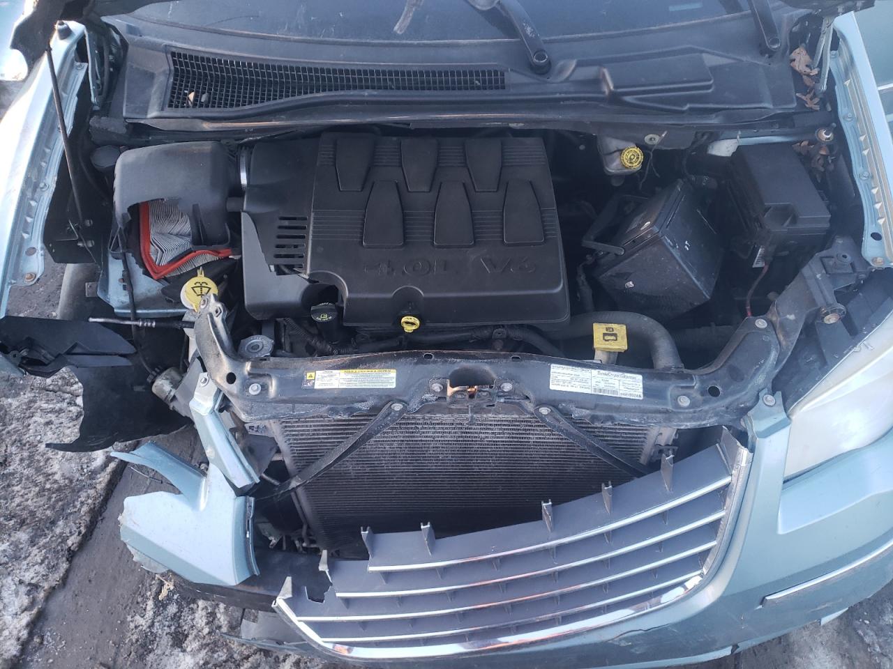 Photo 7 from auction – 2008 CHRYSLER TOWN & COU with VIN 2A8HR64X28R767040
