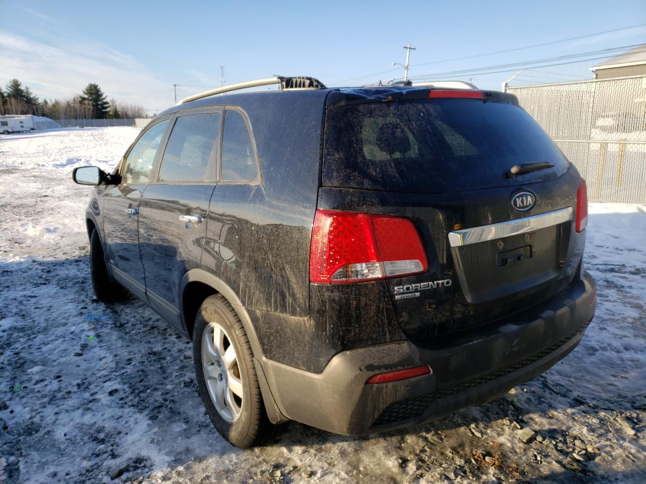 Photo 3 from auction – 2013 KIA SORENTO LX with VIN 5XYKTDA24DG315438