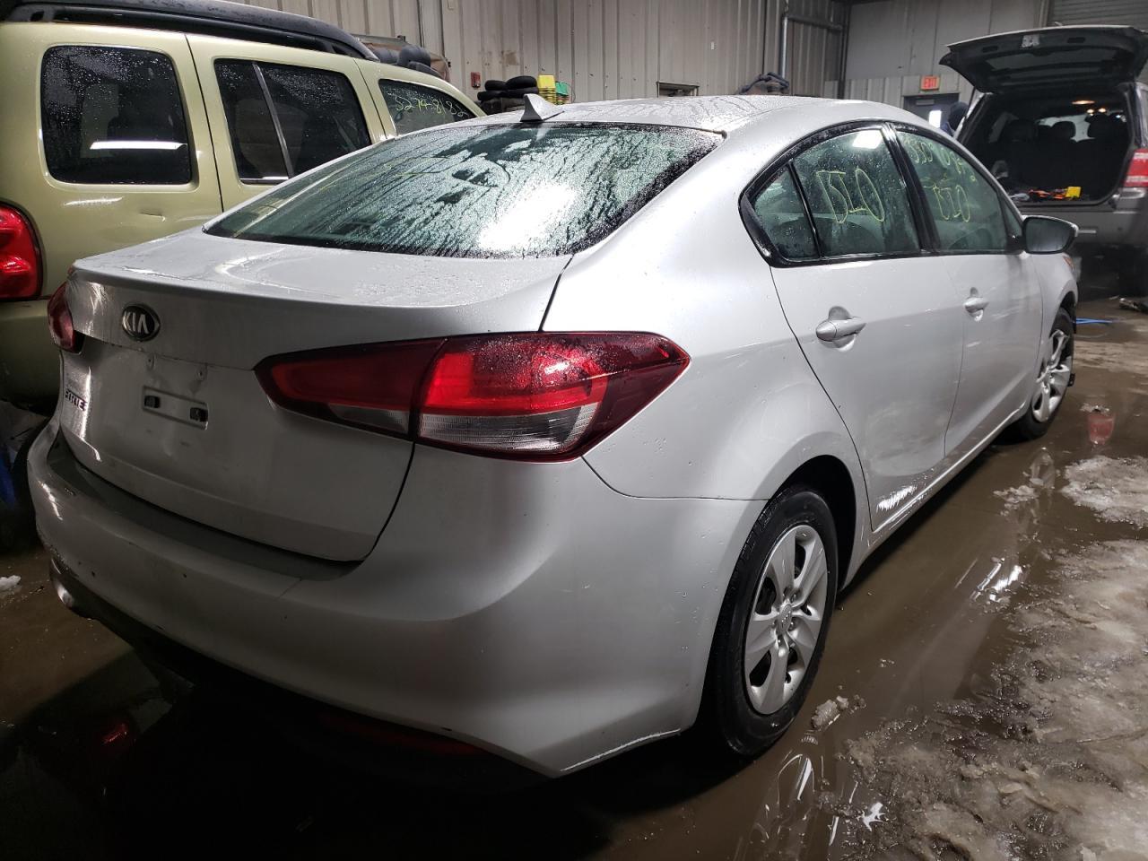 Photo 4 from auction – 2017 KIA FORTE LX with VIN 3KPFK4A70HE161166