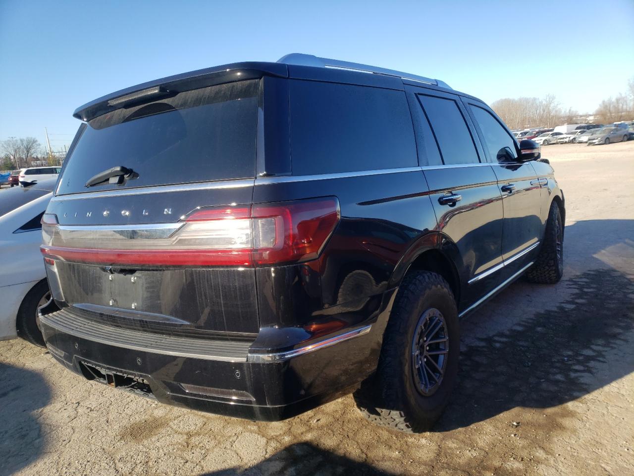 Photo 4 from auction – 2020 LINCOLN NAVIGATOR with VIN 5LMJJ2LT8LEL09041
