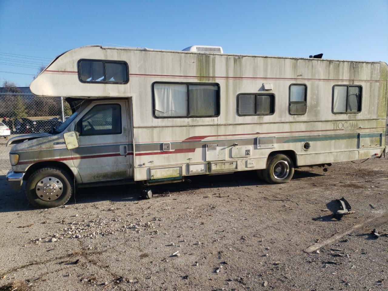 Photo 2 from auction – 1994 FLEETWOOD TIOGA with VIN 1FDKE30G6PHB64496