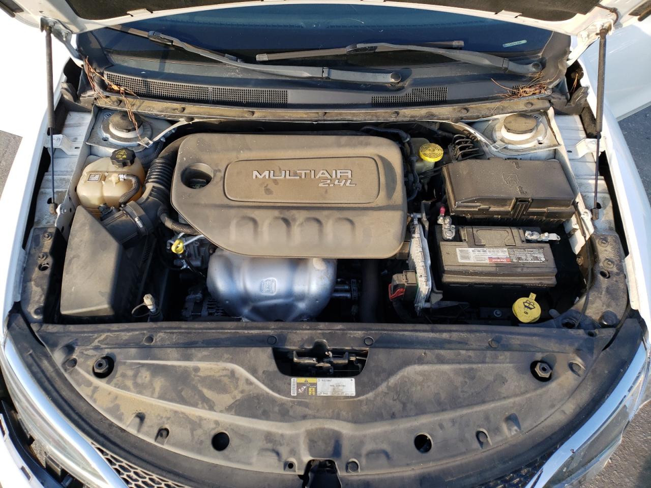 Photo 7 from auction – 2015 CHRYSLER 200 LIMITE with VIN 1C3CCCAB8FN725691