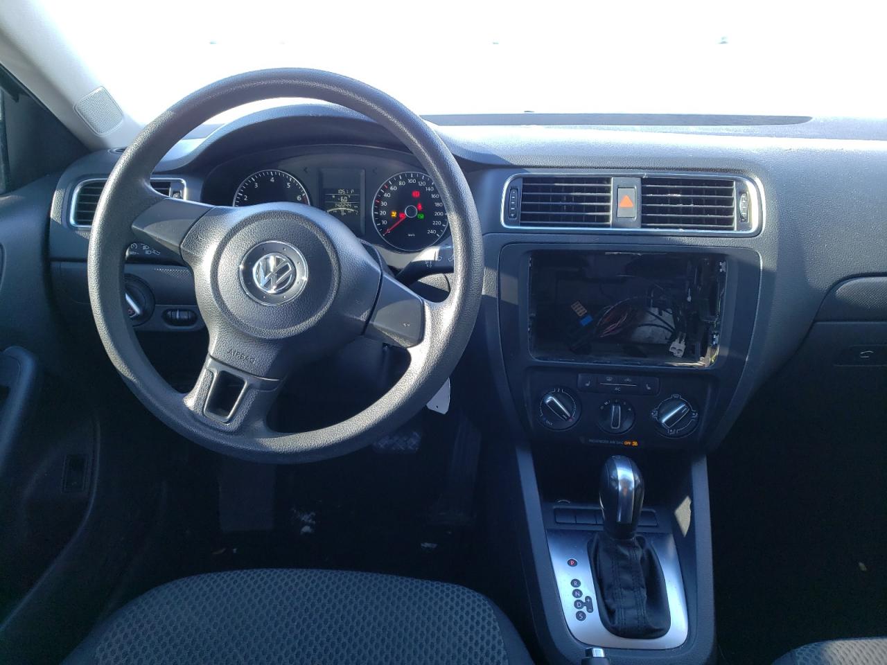 Photo 9 from auction – 2012 VOLKSWAGEN JETTA SE with VIN 3VWDX7AJ0CM338977