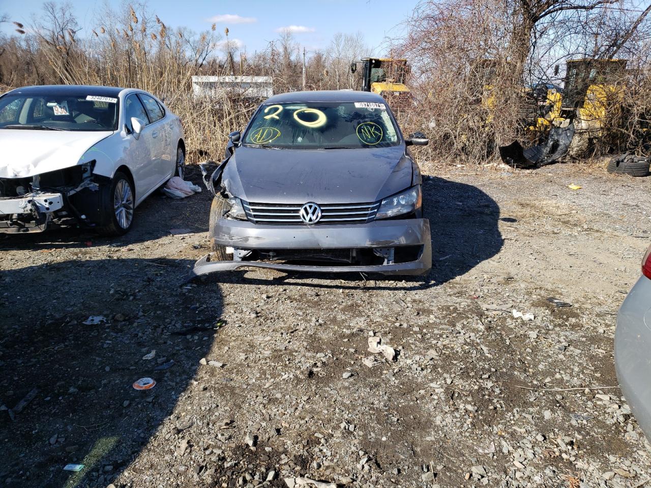 Photo 9 from auction – 2014 VOLKSWAGEN PASSAT SE with VIN 1VWBP7A35EC006885
