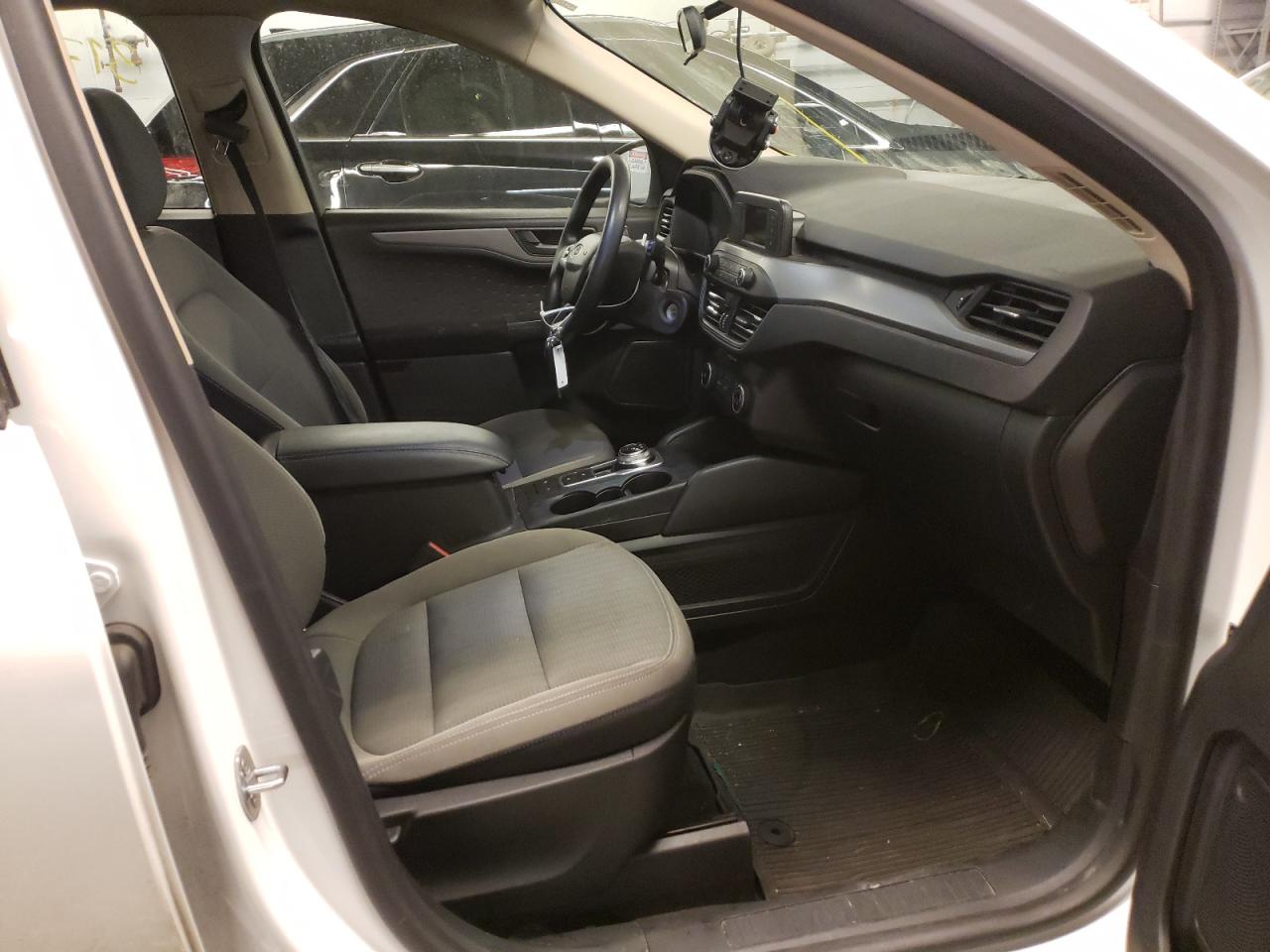 Photo 5 from auction – 2020 FORD ESCAPE S with VIN 1FMCU0F68LUC60958