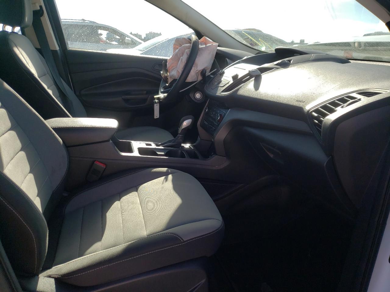 Photo 5 from auction – 2017 FORD ESCAPE S with VIN 1FMCU0F70HUE56828