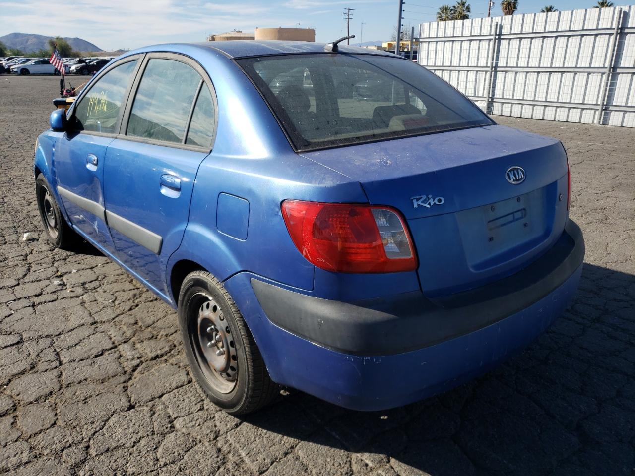 Photo 3 from auction – 2006 KIA RIO with VIN KNADE123766177177