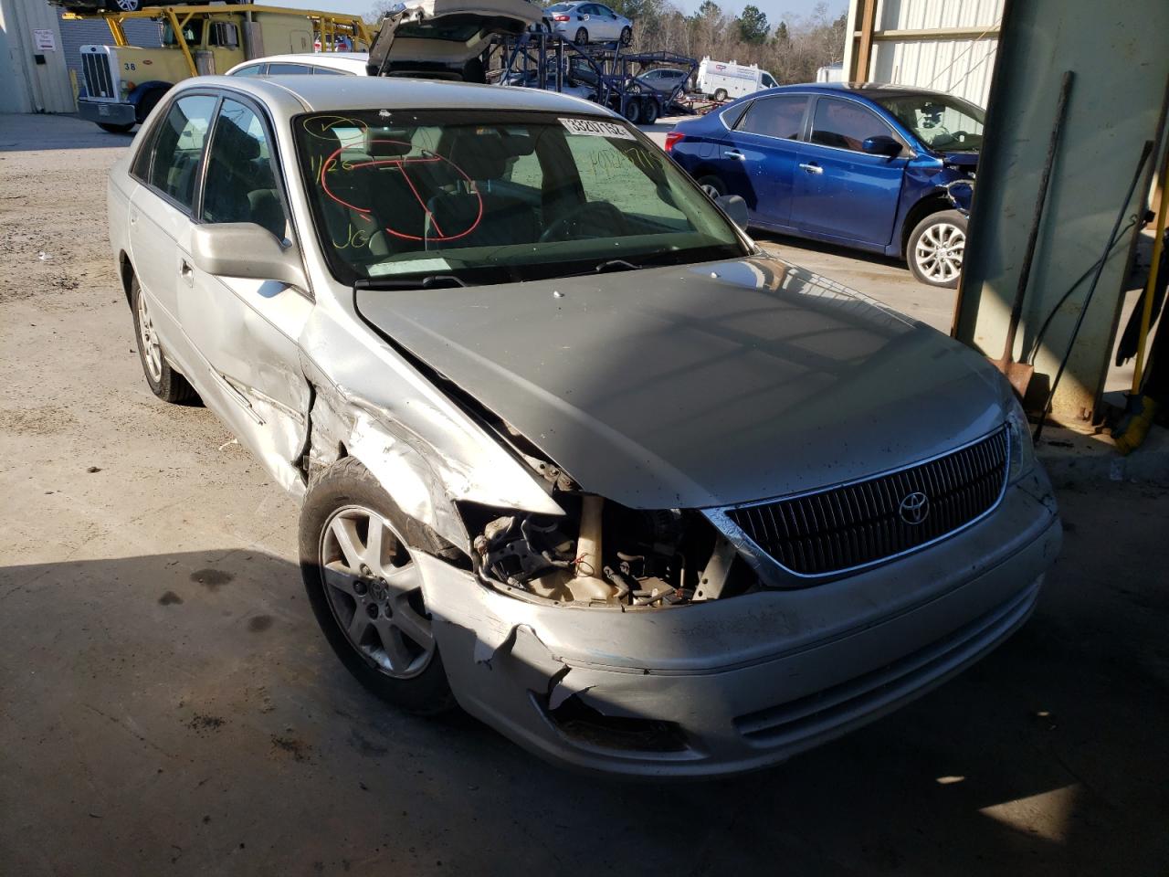 TOYOTA AVALON XL 2002 with VIN 4T1BF28B72U218128 - Photo from auction