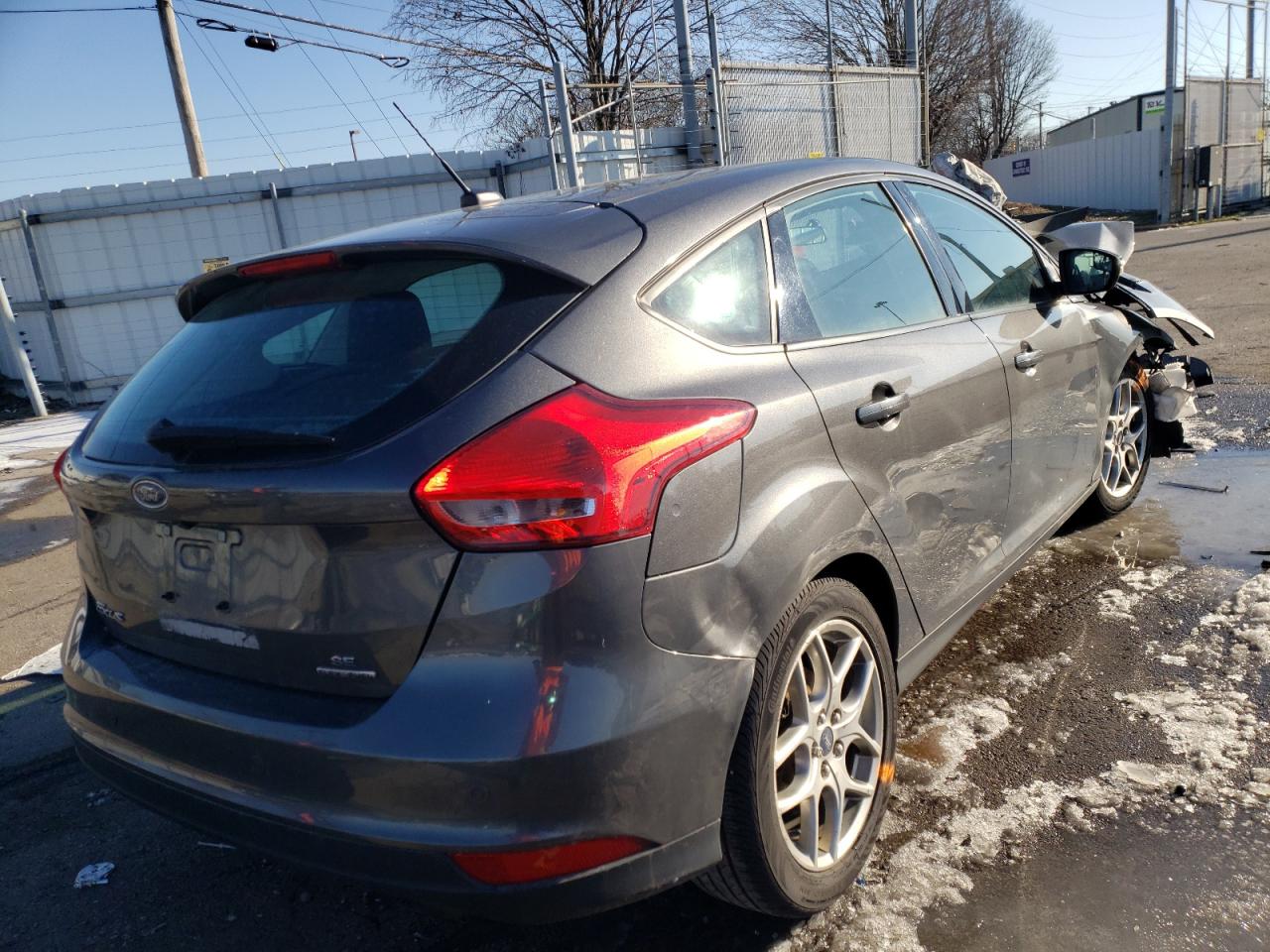 Photo 4 from auction – 2015 FORD FOCUS SE with VIN 1FADP3K25FL299141