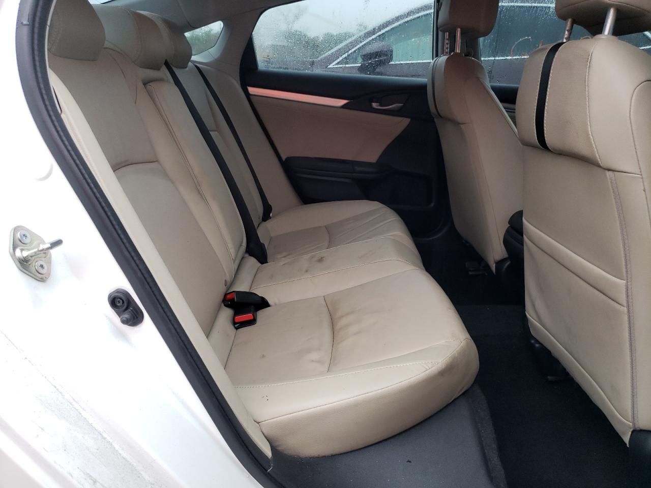 Photo 6 from auction – 2016 HONDA CIVIC EXL with VIN 19XFC1F73GE034107