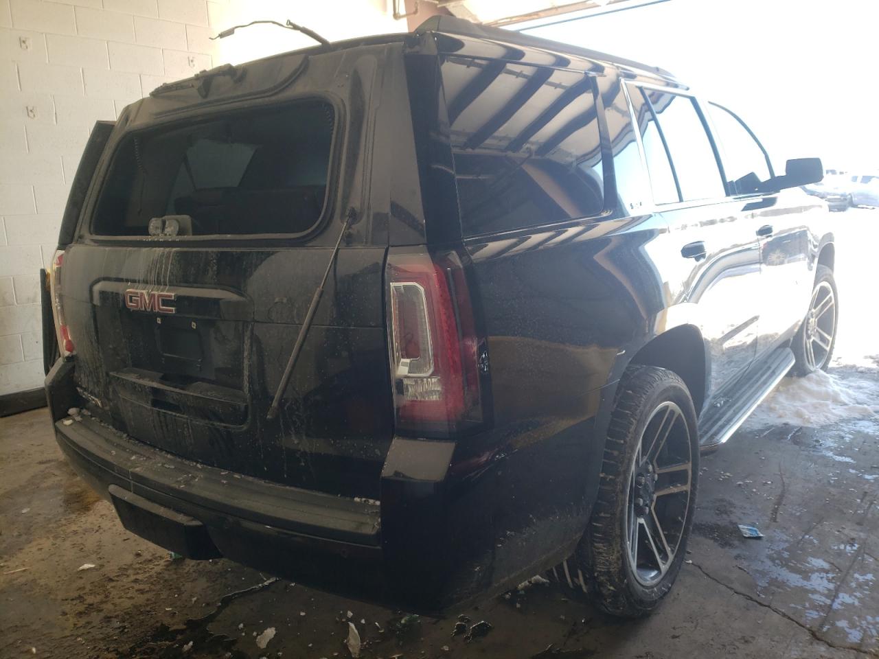 Photo 4 from auction – 2017 GMC YUKON SLE with VIN 1GKS2AKC5HR169233