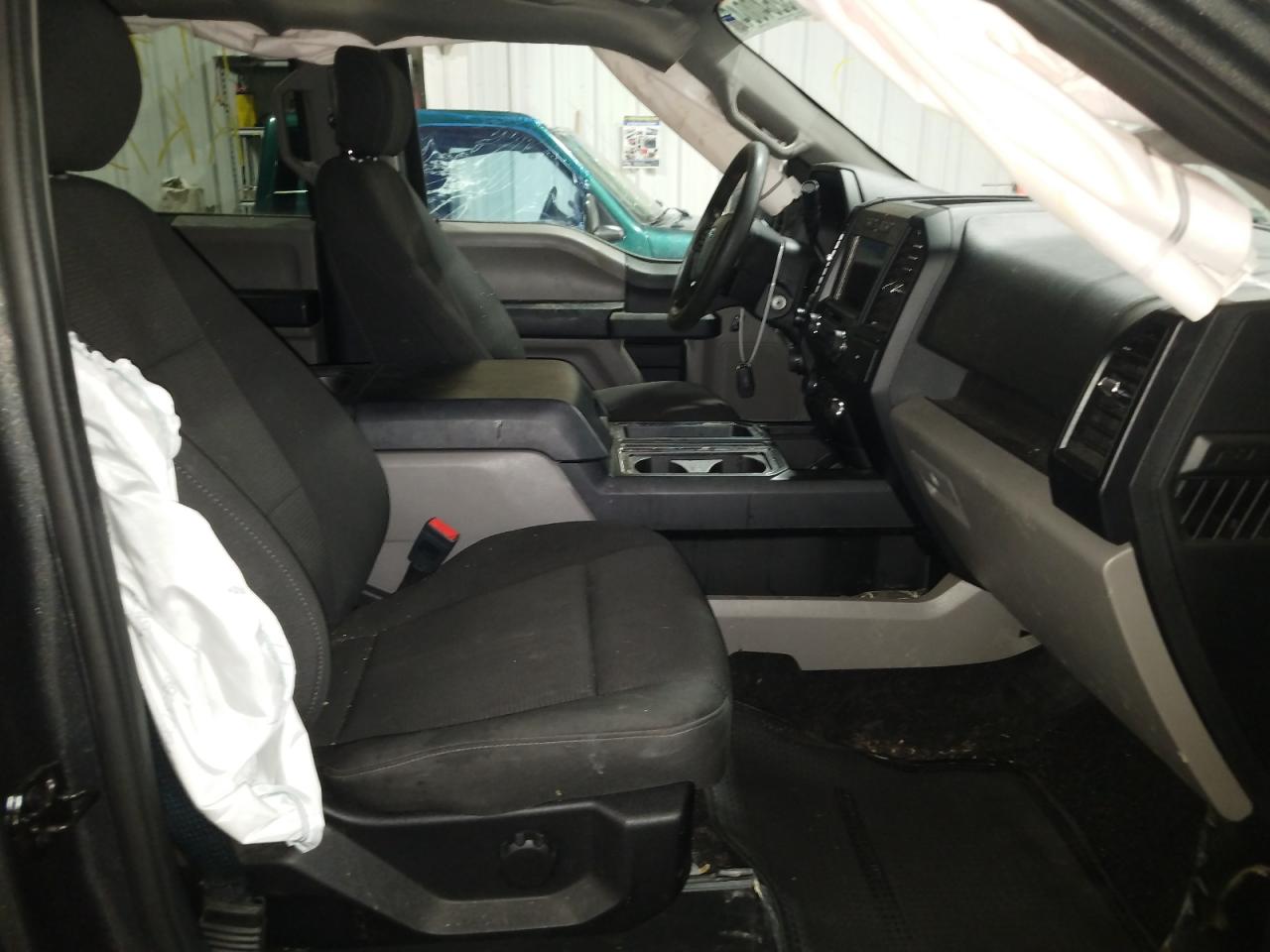Photo 5 from auction – 2019 FORD F150 SUPER with VIN 1FTFW1E47KKC52040