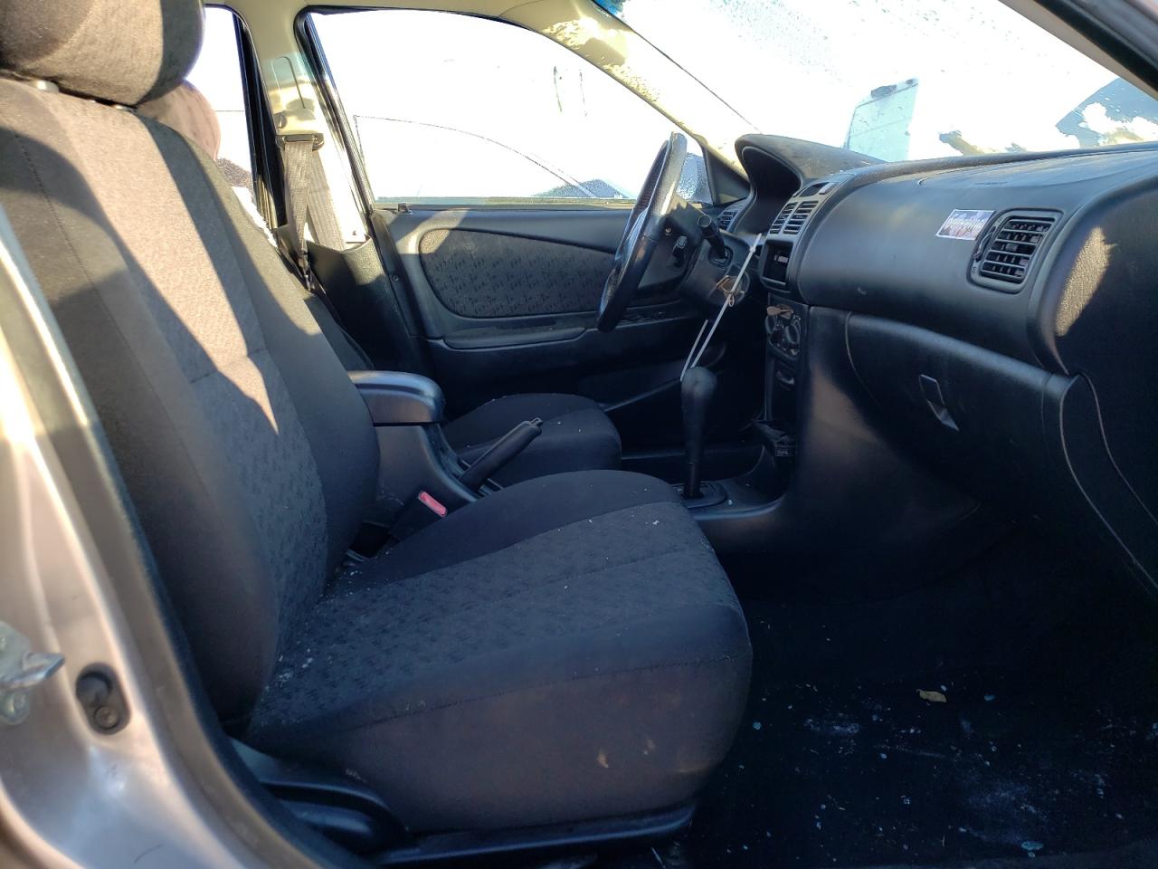 Photo 5 from auction – 2000 TOYOTA COROLLA VE with VIN 1NXBR12E9YZ329180