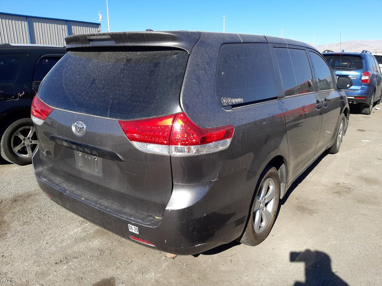Photo 4 from auction – 2014 TOYOTA SIENNA with VIN 5TDZK3DC9ES409609