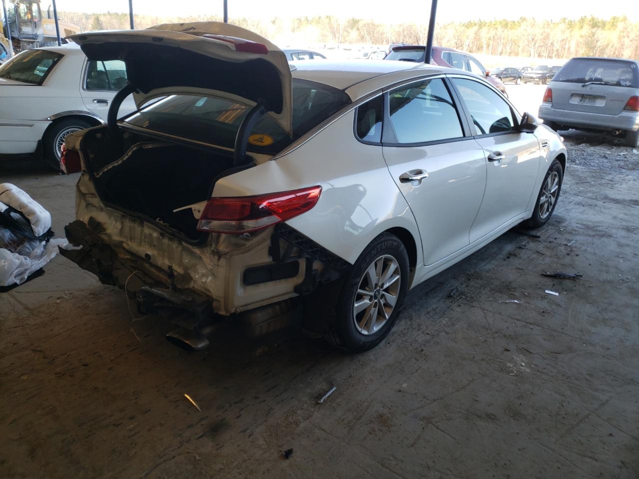 Photo 4 from auction – 2017 KIA OPTIMA LX with VIN KNAGT4L33H5146133