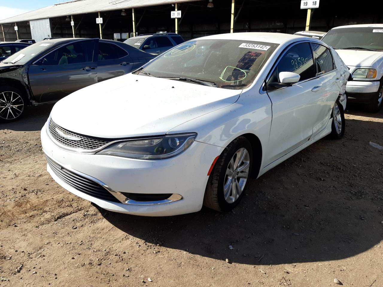 Photo 2 from auction – 2015 CHRYSLER 200 LIMITE with VIN 1C3CCCAB7FN733815