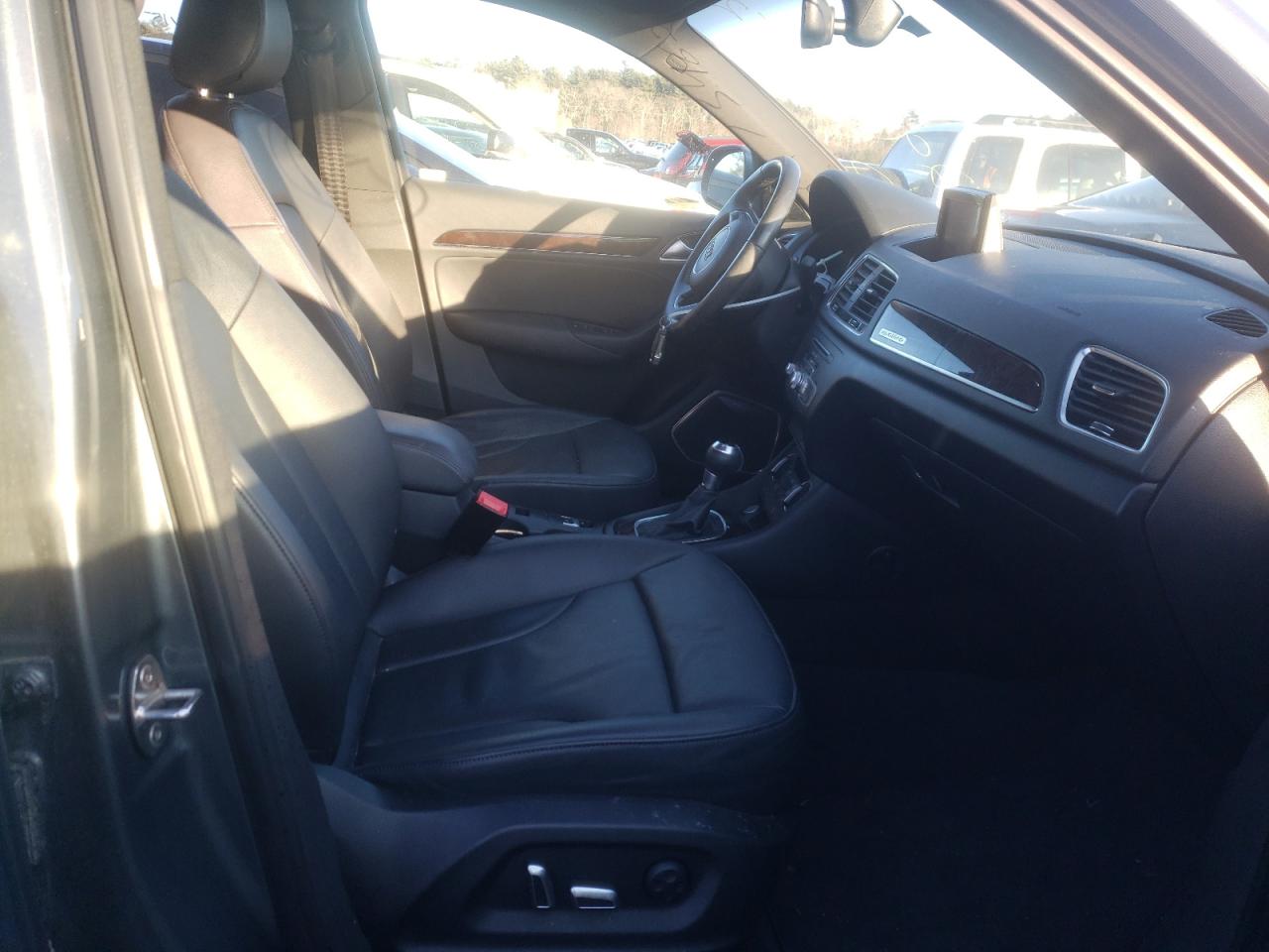 Photo 5 from auction – 2016 AUDI Q3 PRESTIG with VIN WA1GFCFS7GR016025