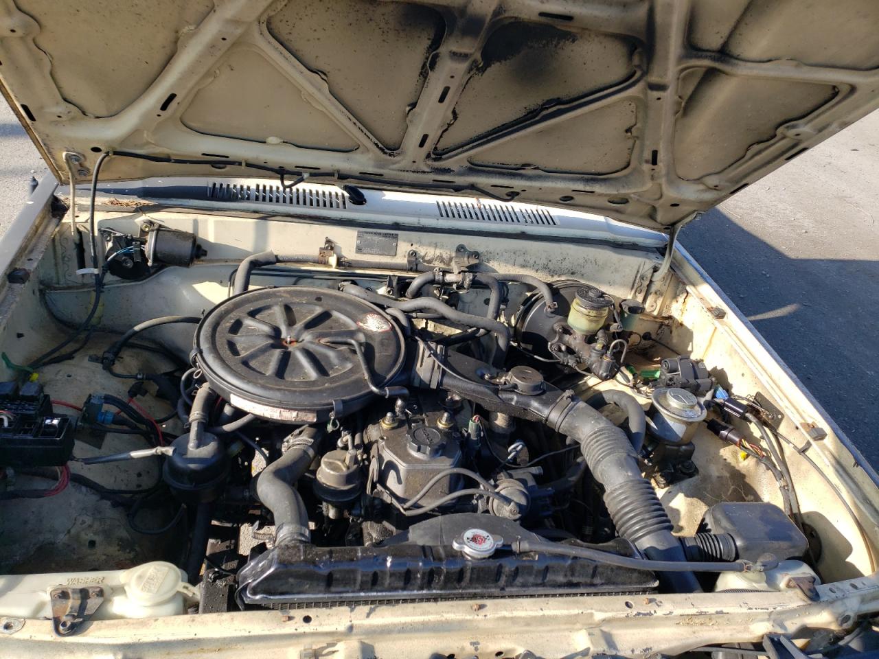 Photo 7 from auction – 1985 TOYOTA PICKUP RN6 with VIN JT4RN65D9F5081034