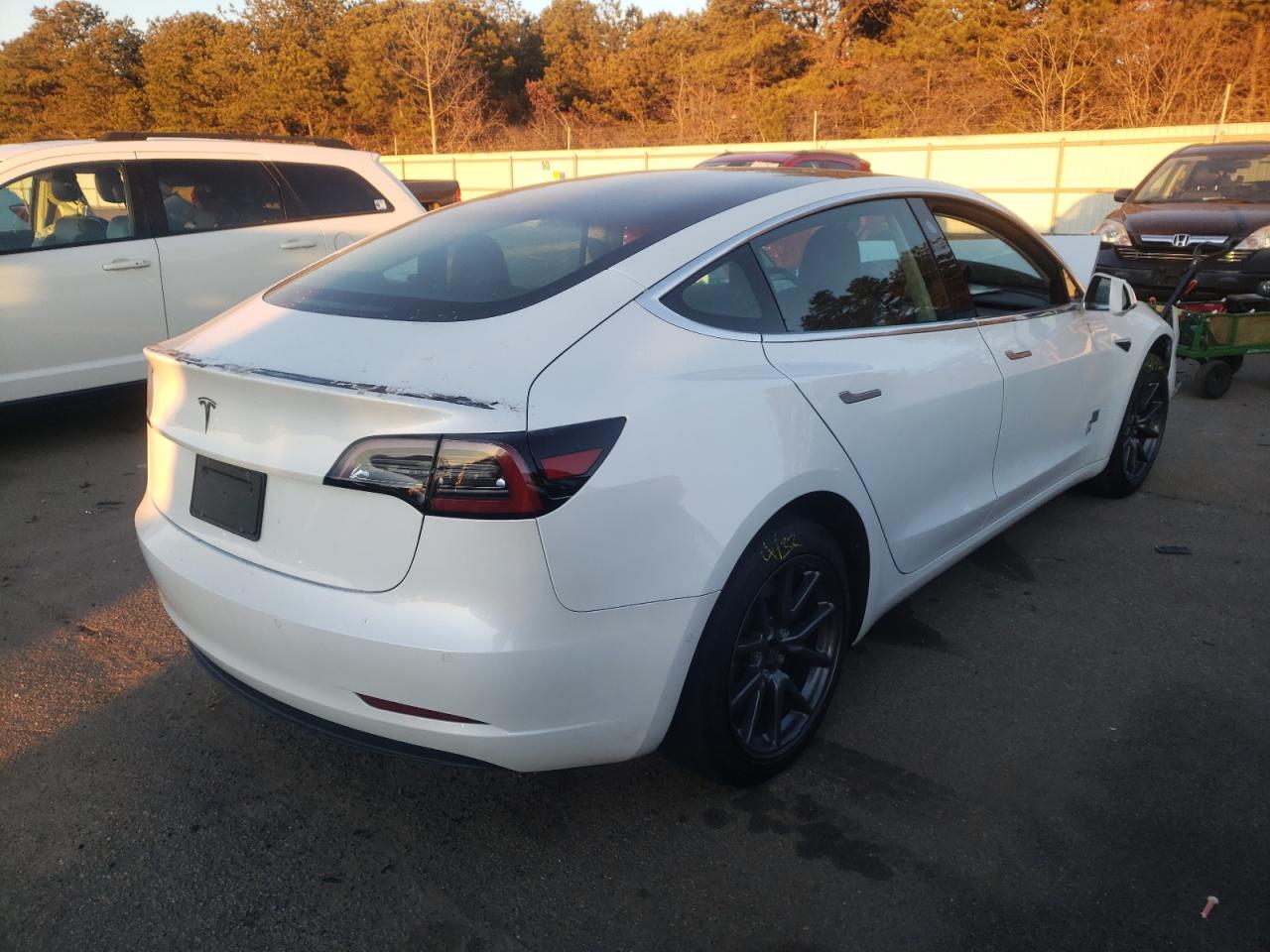Photo 4 from auction – 2019 TESLA MODEL 3 with VIN 5YJ3E1EA4KF424758