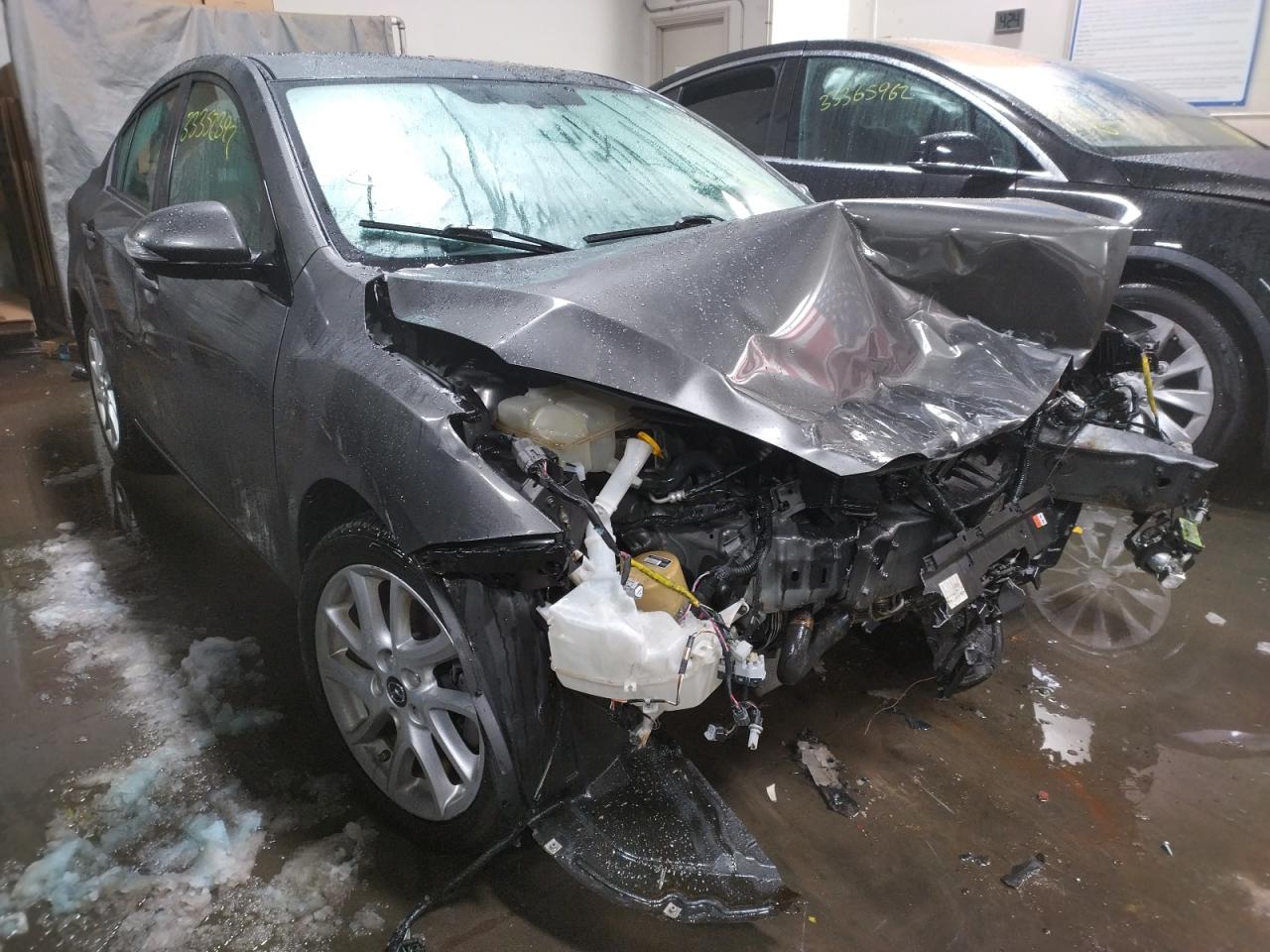 MAZDA 3 S 2013 with VIN JM1BL1W52D1801845 - Photo from auction