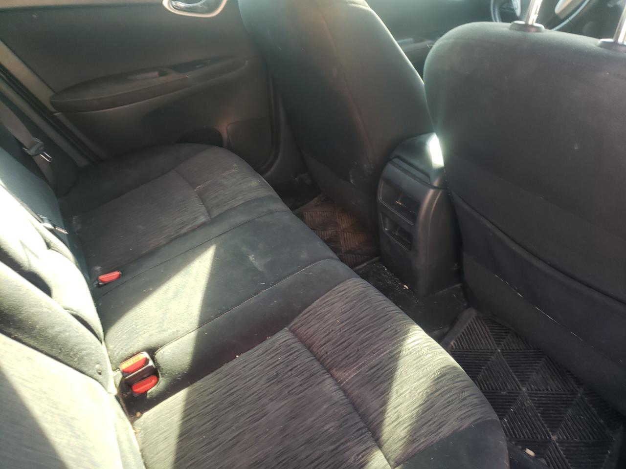Photo 6 from auction – 2015 NISSAN SENTRA S with VIN 3N1AB7AP4FL646692