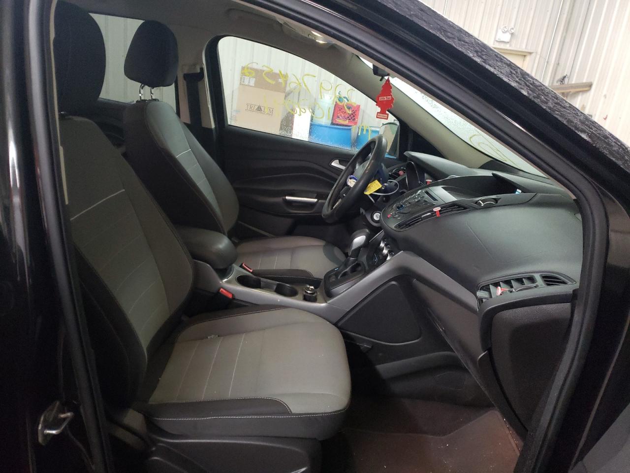Photo 5 from auction – 2015 FORD ESCAPE SE with VIN 1FMCU9GXXFUC86168