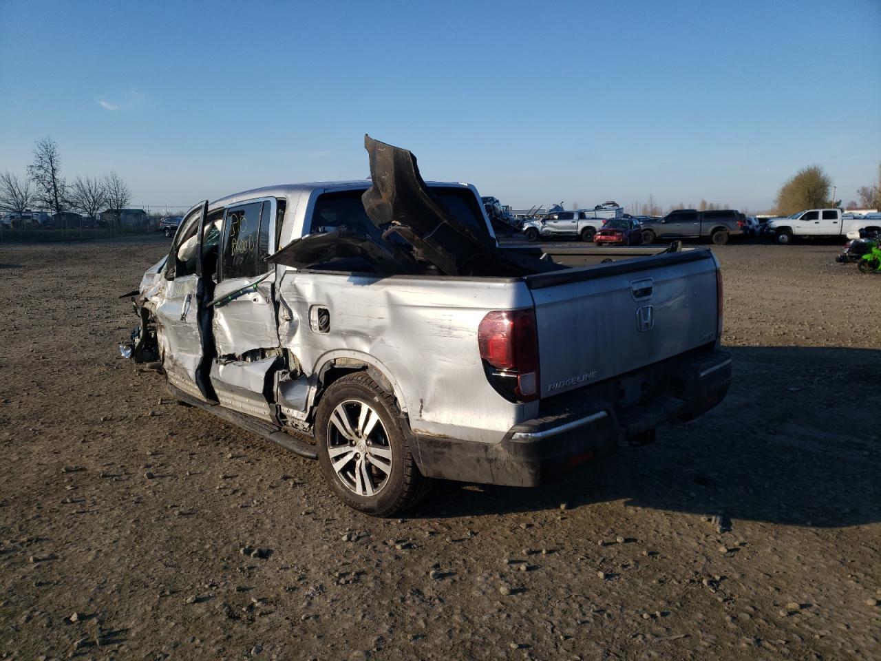 Photo 3 from auction – 2017 HONDA RIDGELINE with VIN 5FPYK3F47HB010179