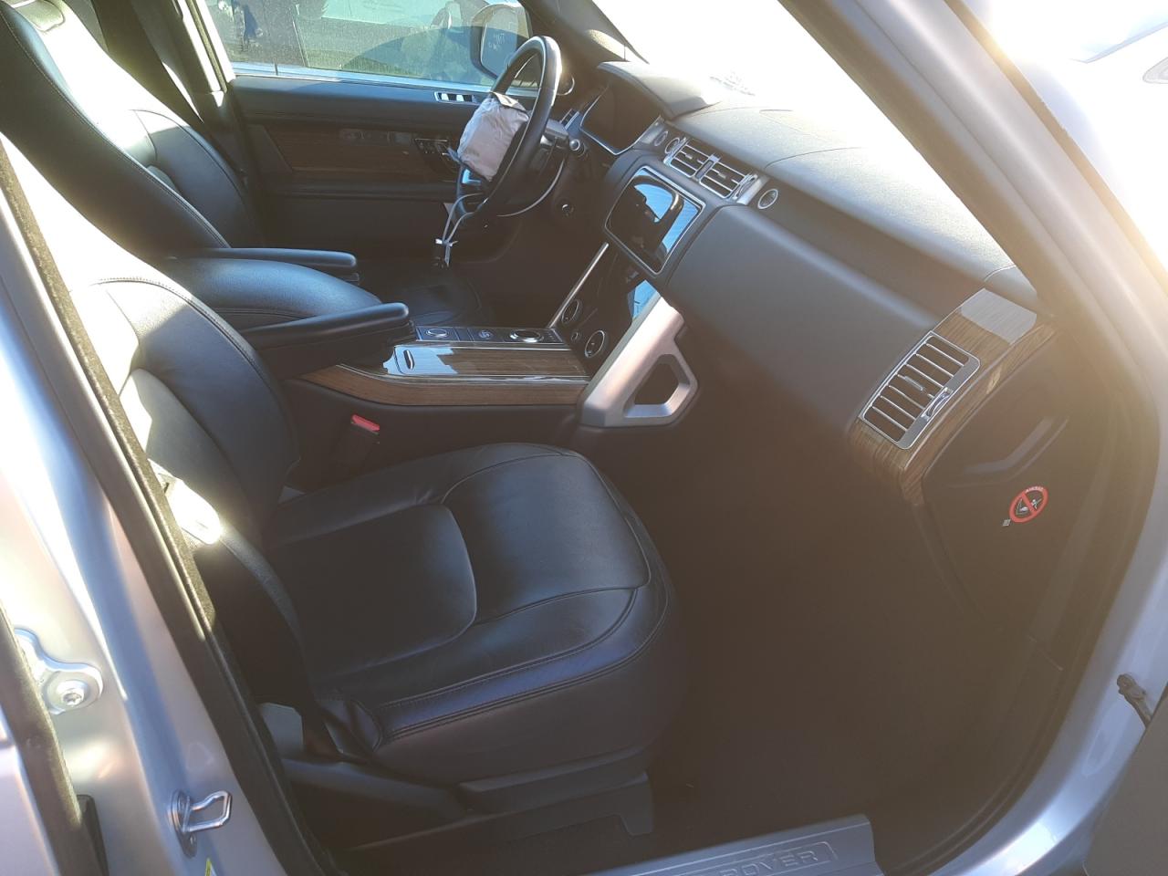 Photo 5 from auction – 2018 LAND ROVER RANGE ROVE with VIN SALGR2RVXJA503344