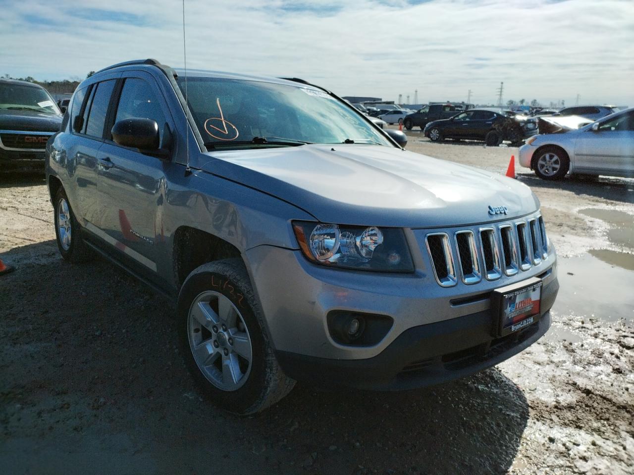 JEEP COMPASS SP 2015 with VIN 1C4NJCBA1FD313585 - Photo from auction
