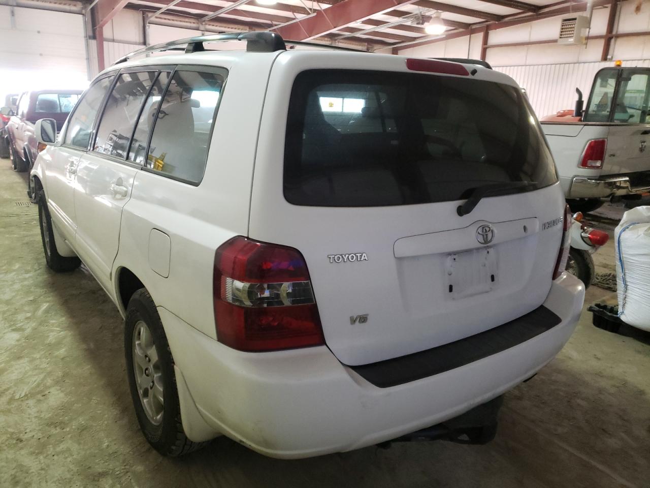 Photo 3 from auction – 2006 TOYOTA HIGHLANDER with VIN JTEGP21A260125275