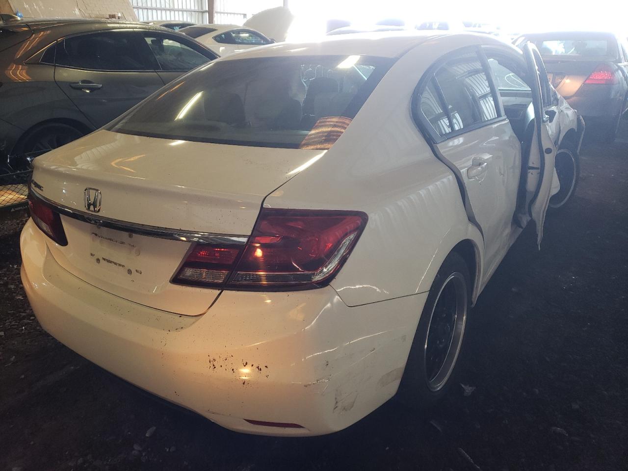 Photo 4 from auction – 2015 HONDA CIVIC LX with VIN 19XFB2F54FE111864