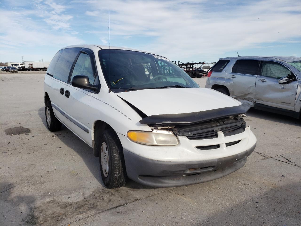 DODGE CARAVAN 2000 with VIN 2B4GP2530YR888773 - Photo from auction