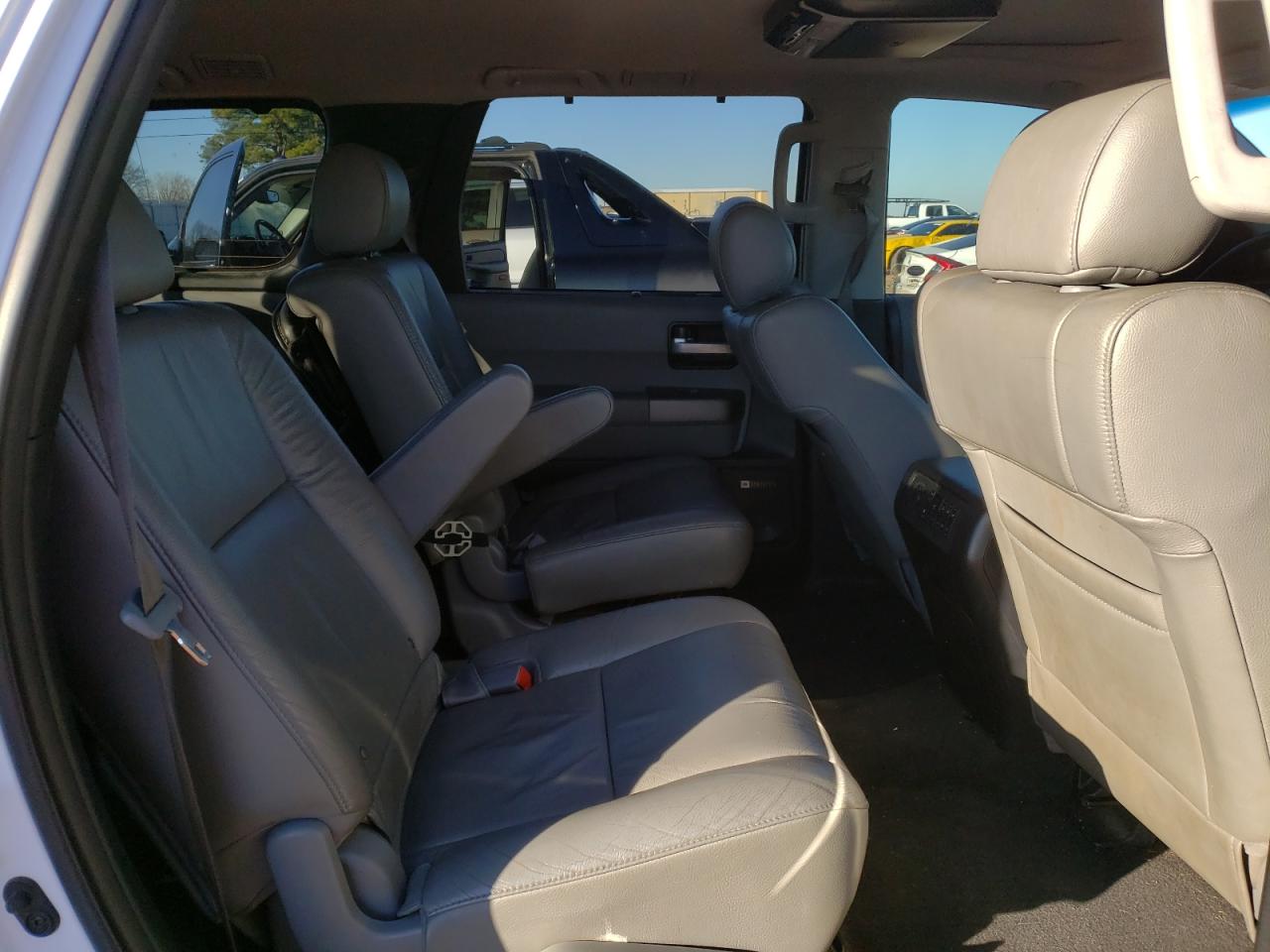 Photo 6 from auction – 2012 TOYOTA SEQUOIA LI with VIN 5TDKY5G16CS041814