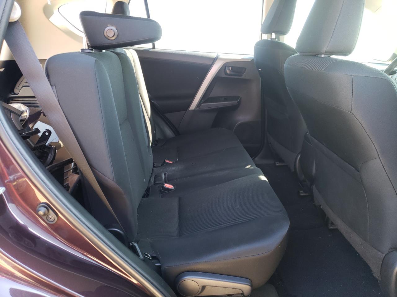 Photo 6 from auction – 2017 TOYOTA RAV4 LE with VIN 2T3ZFREV8HW371770