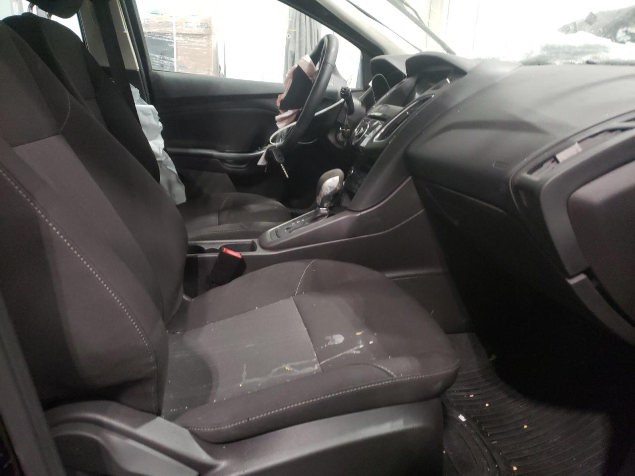 Photo 5 from auction – 2017 FORD FOCUS SEL with VIN 1FADP3H24HL339168