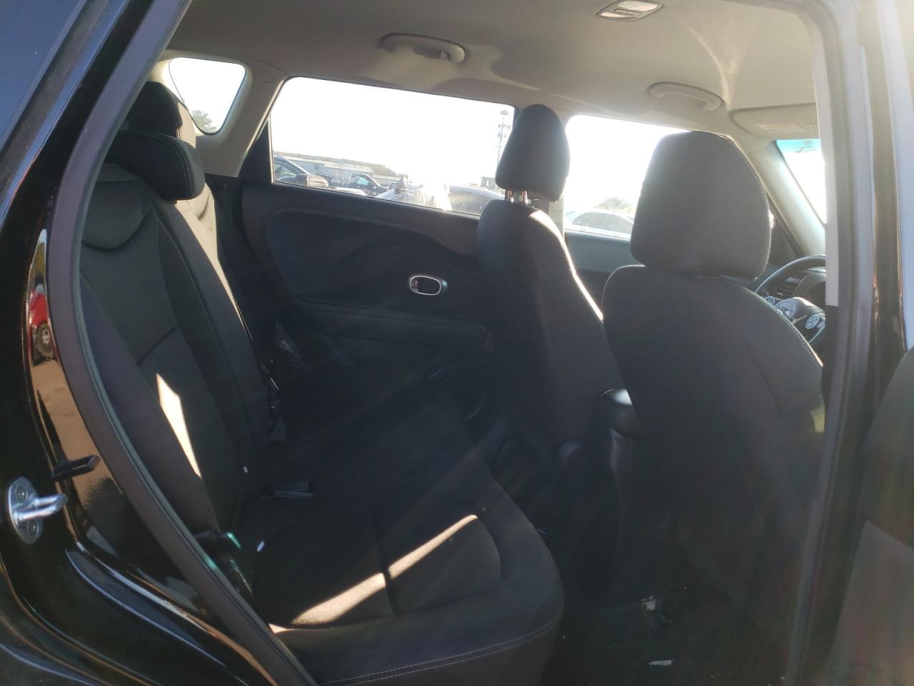 Photo 6 from auction – 2017 KIA SOUL with VIN KNDJN2A25H7443944