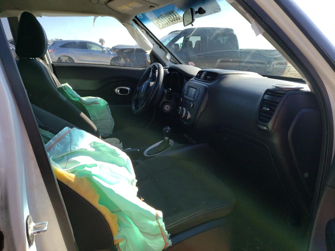 Photo 5 from auction – 2016 KIA SOUL with VIN KNDJN2A26G7354883