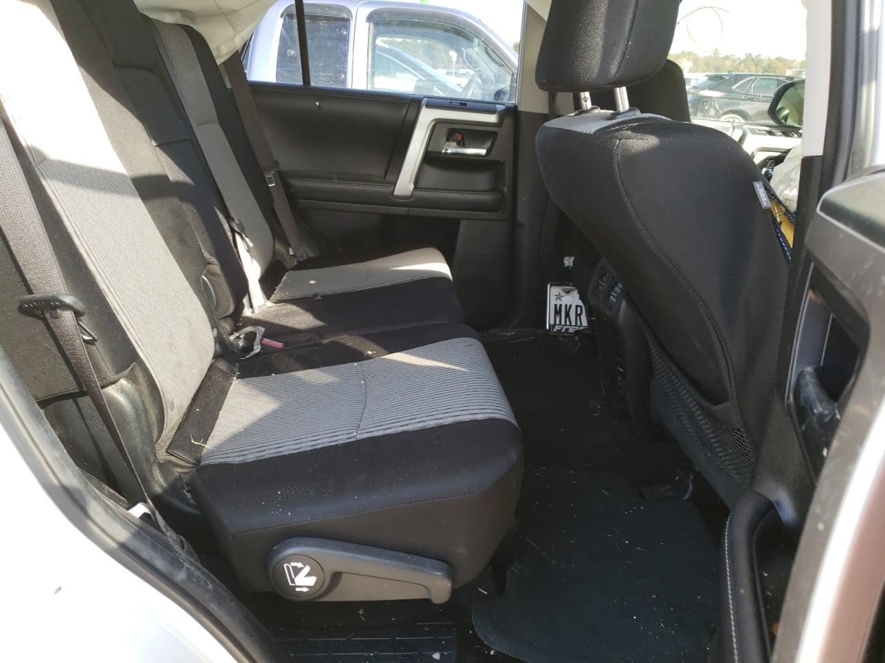 Photo 6 from auction – 2019 TOYOTA 4RUNNER SR with VIN JTEBU5JR2K5717959