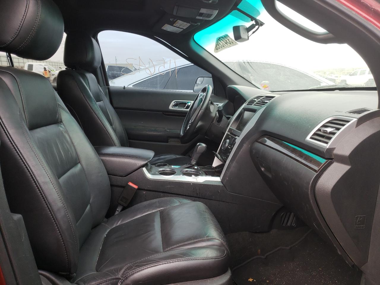 Photo 5 from auction – 2014 FORD EXPLORER L with VIN 1FM5K7F88EGB64032