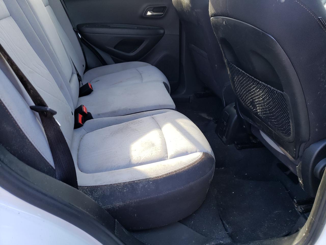 Photo 6 from auction – 2017 CHEVROLET TRAX 1LT with VIN 3GNCJPSB8HL140918