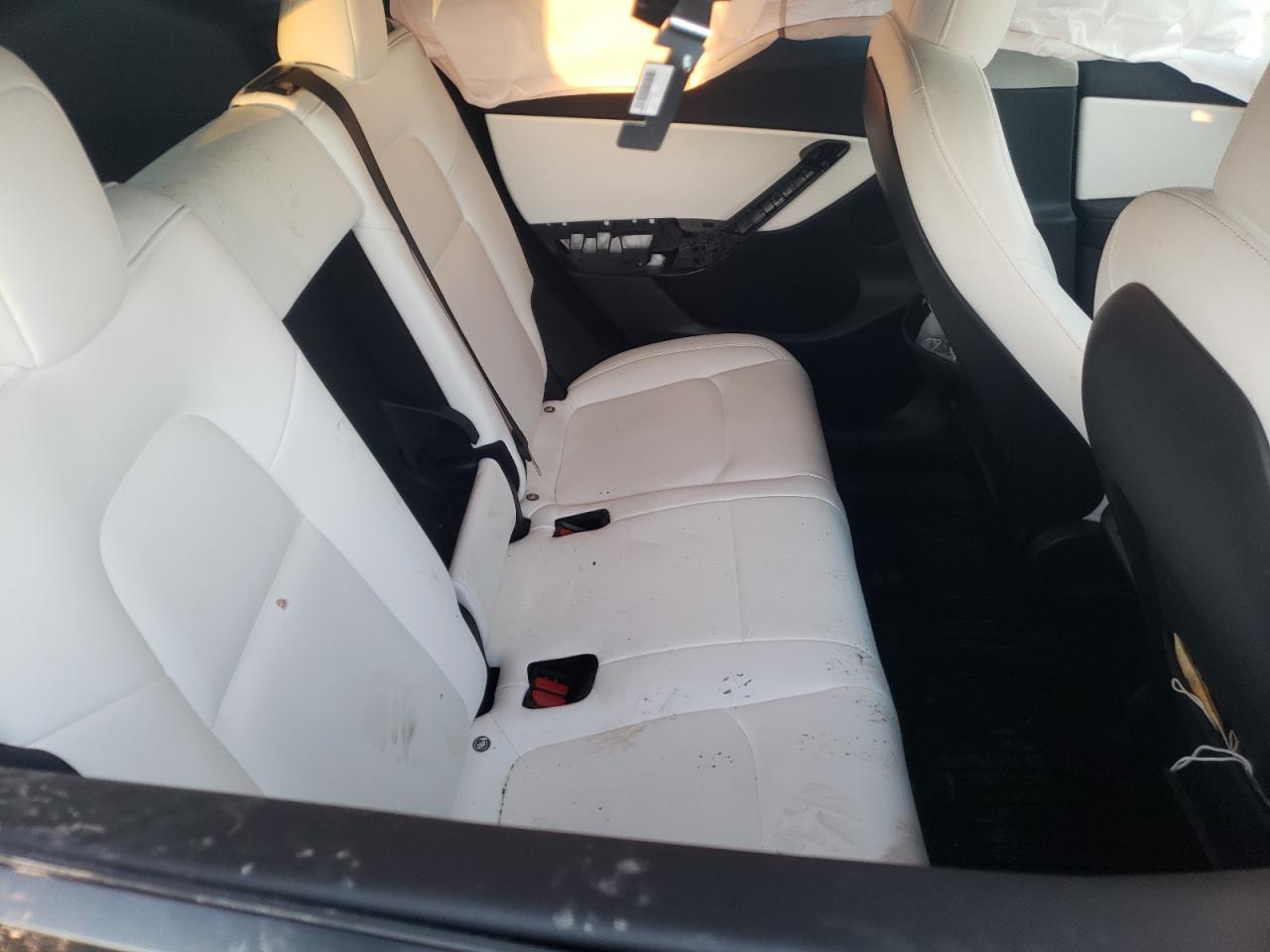Photo 6 from auction – 2021 TESLA MODEL Y with VIN 5YJYGDEE1MF195897