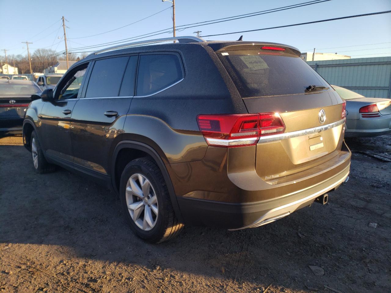 Photo 3 from auction – 2019 VOLKSWAGEN ATLAS S with VIN 1V2GR2CA7KC526095