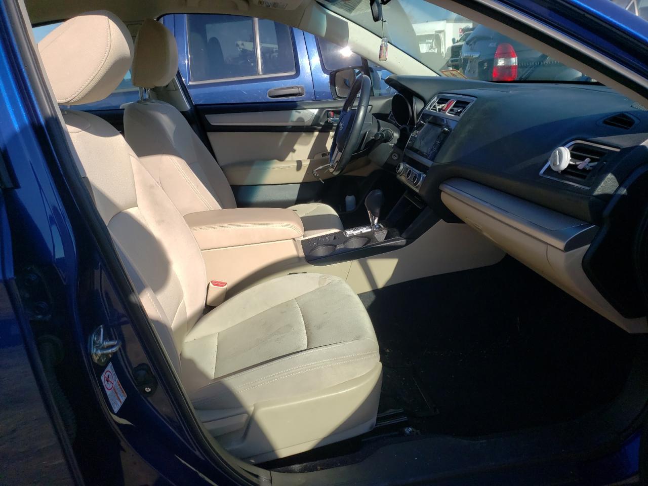 Photo 5 from auction – 2016 SUBARU LEGACY 2.5 with VIN 4S3BNAF64G3051778