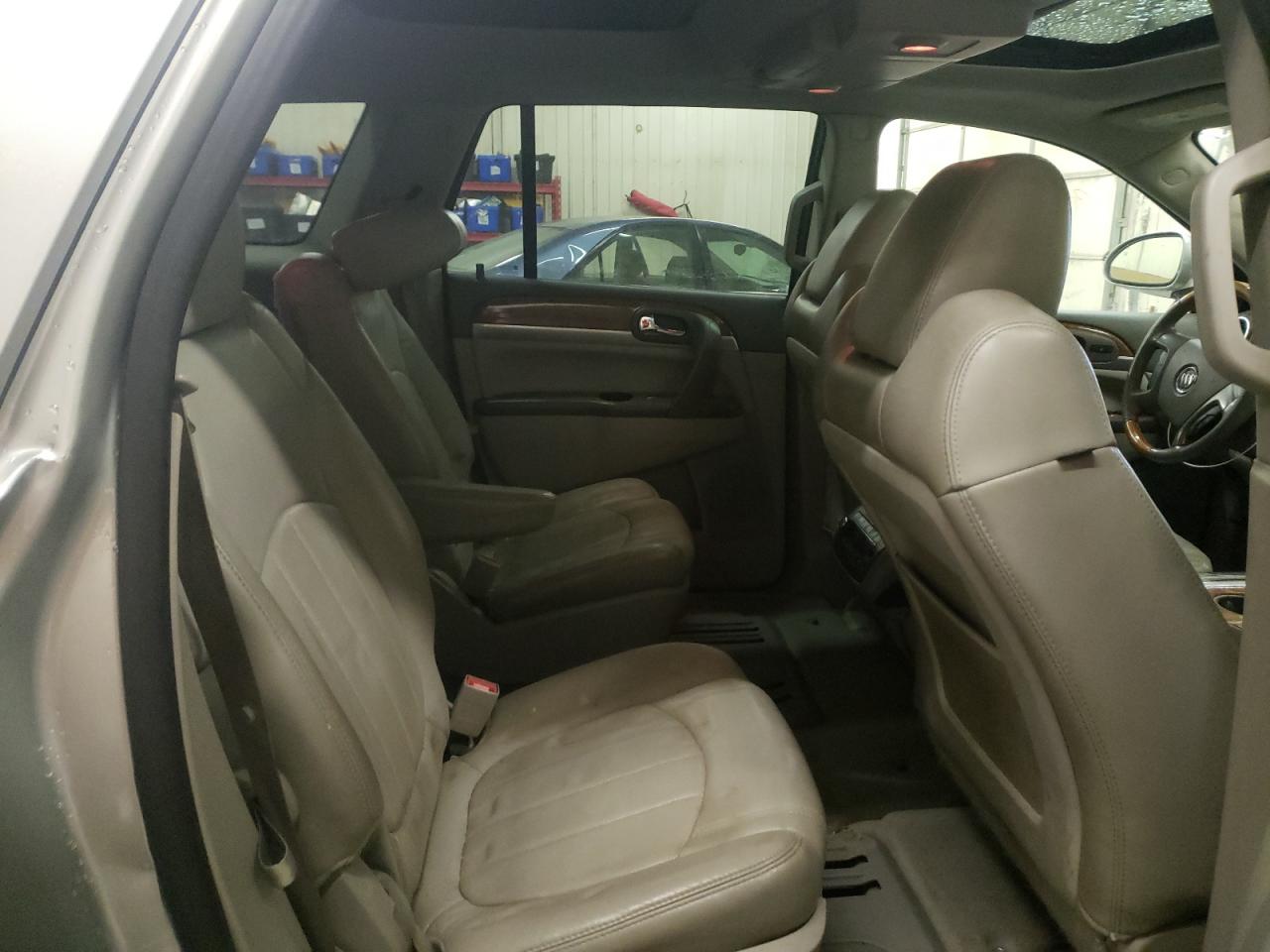 Photo 6 from auction – 2011 BUICK ENCLAVE CX with VIN 5GAKVCEDXBJ205962