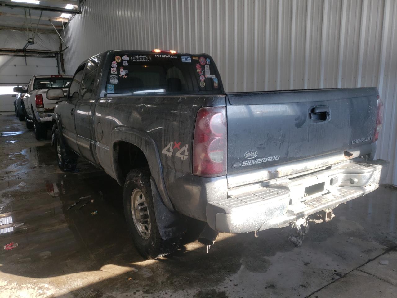 Photo 3 from auction – 2003 CHEVROLET SILVERADO with VIN 1GCHK29U93E125908