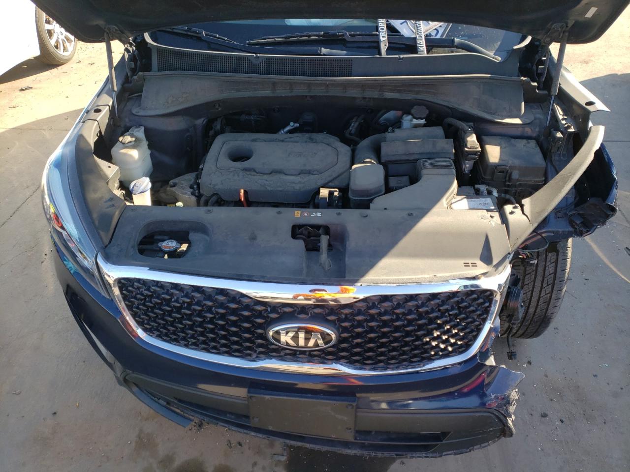 Photo 7 from auction – 2016 KIA SORENTO LX with VIN 5XYPG4A32GG118565